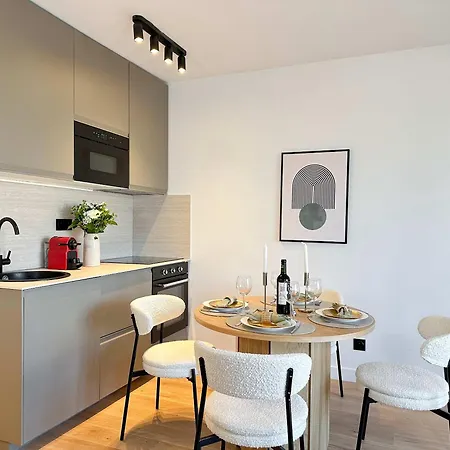 Deluxe Location In Place D'italie 公寓 *